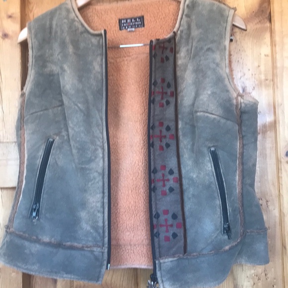 Hell is for heroes faux shearling vest. - Picture 2 of 12